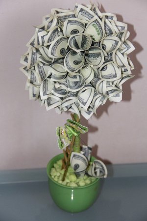 Денежное дерево из денег