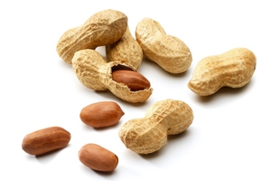 Арахис или земляной орех имеет в своем составе множество полезных веществ